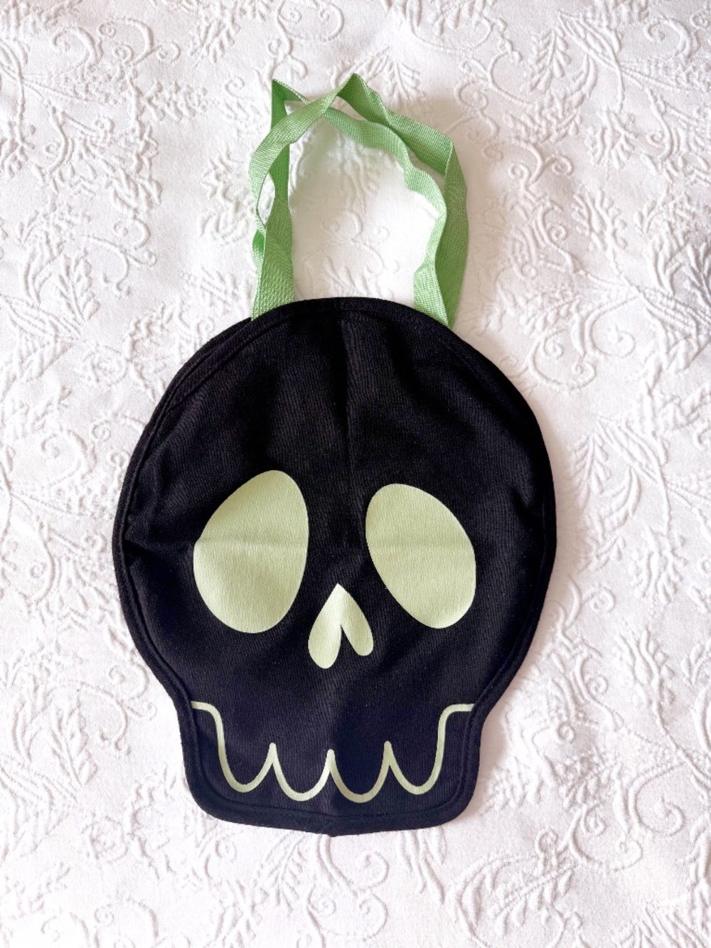 nwot skeleton skull tote halloween bullseye playground